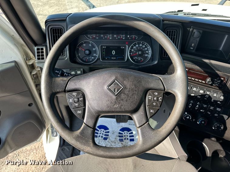 image for item EJ8859 2020 International  LT625  semi truck