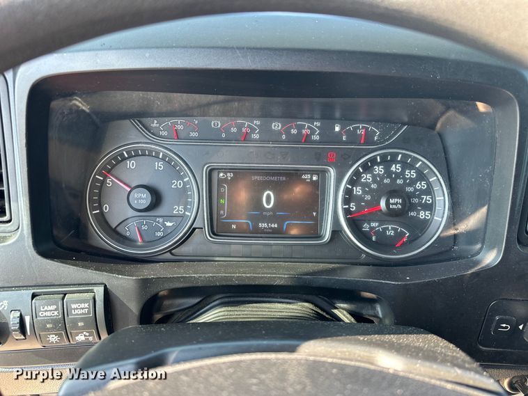 image for item EJ8859 2020 International  LT625  semi truck