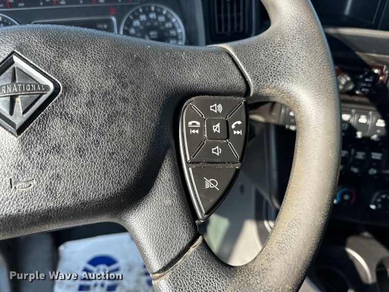 image for item EJ8859 2020 International  LT625  semi truck