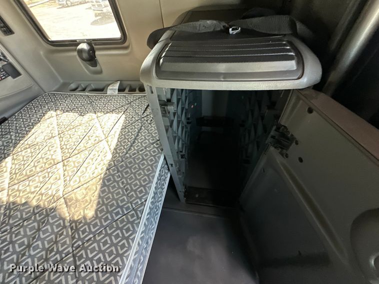 image for item EJ8859 2020 International  LT625  semi truck