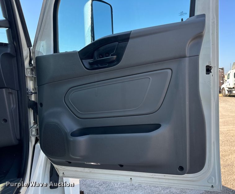 image for item EJ8859 2020 International  LT625  semi truck