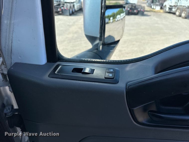 image for item EJ8859 2020 International  LT625  semi truck