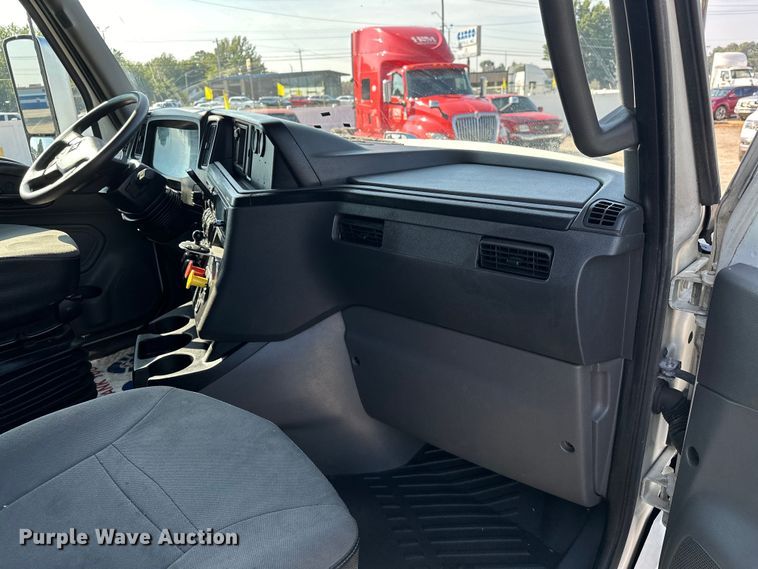 image for item EJ8859 2020 International  LT625  semi truck