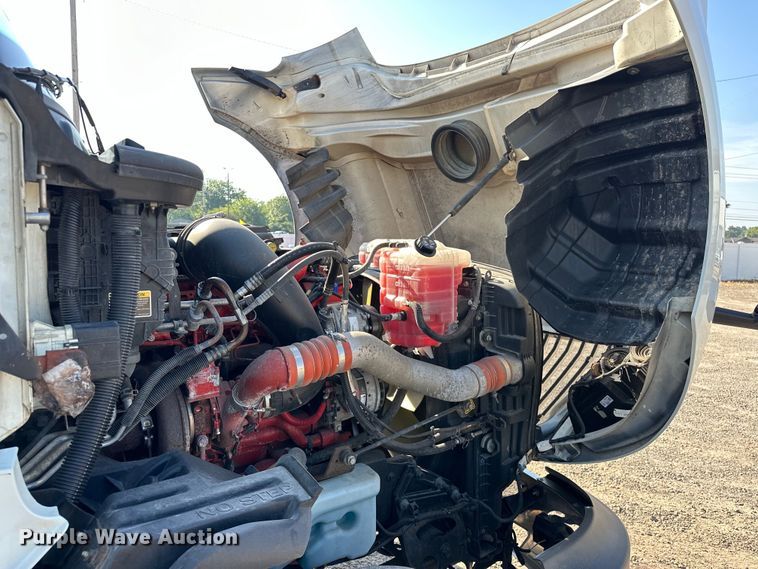 image for item EJ8859 2020 International  LT625  semi truck