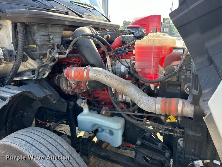 image for item EJ8859 2020 International  LT625  semi truck