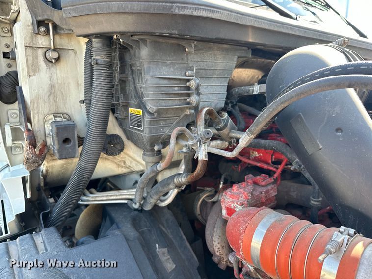 image for item EJ8859 2020 International  LT625  semi truck