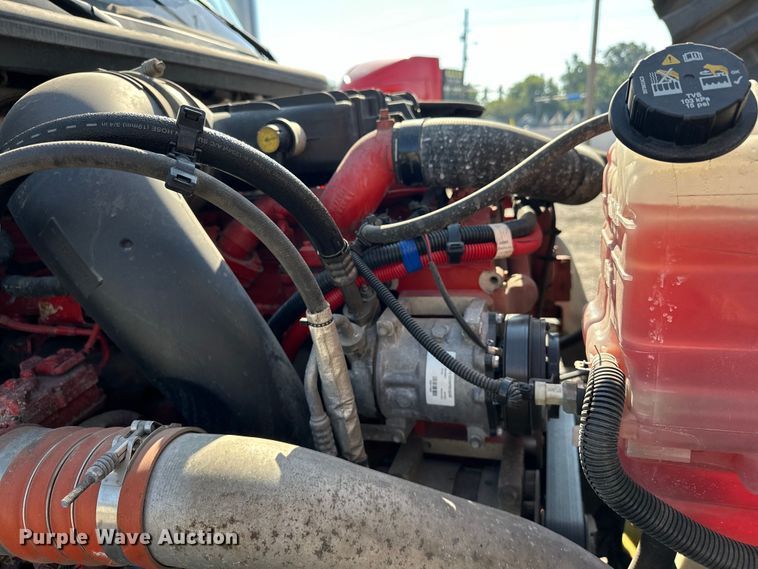 image for item EJ8859 2020 International  LT625  semi truck