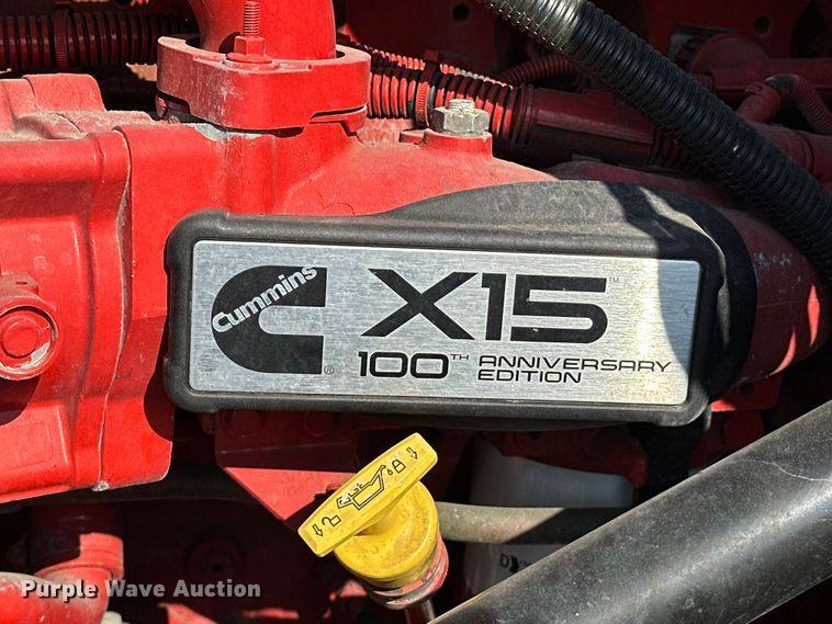 image for item EJ8859 2020 International  LT625  semi truck