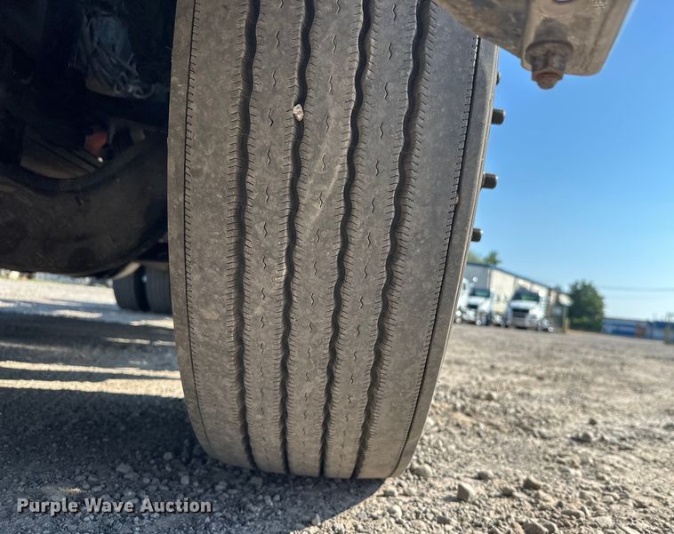 image for item EJ8859 2020 International  LT625  semi truck