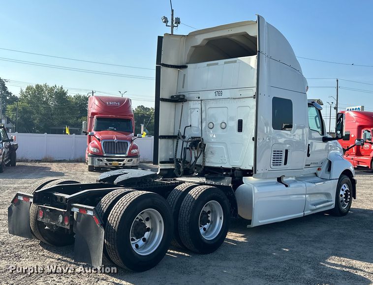 image for item EJ8860 2019 International  LT625  semi truck