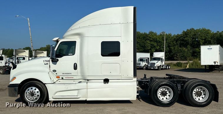 image for item EJ8860 2019 International  LT625  semi truck