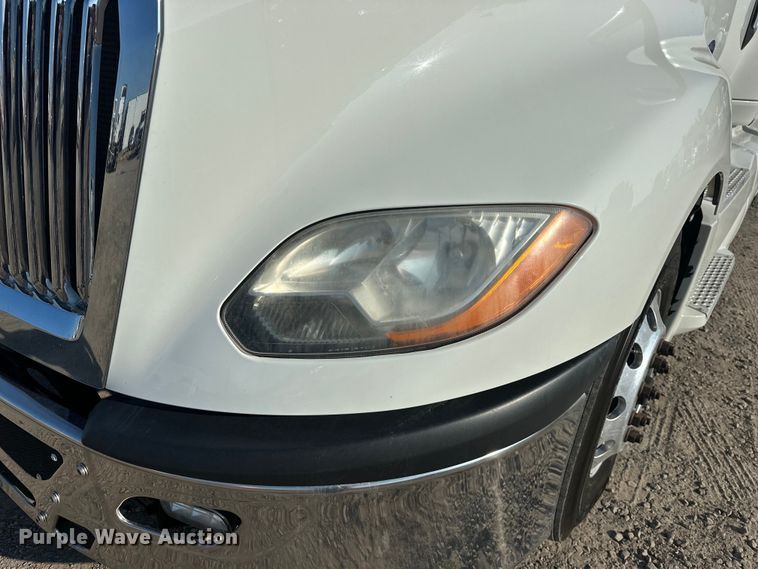 image for item EJ8860 2019 International  LT625  semi truck