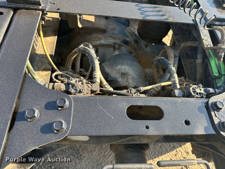 image for item EJ8860 2019 International  LT625  semi truck