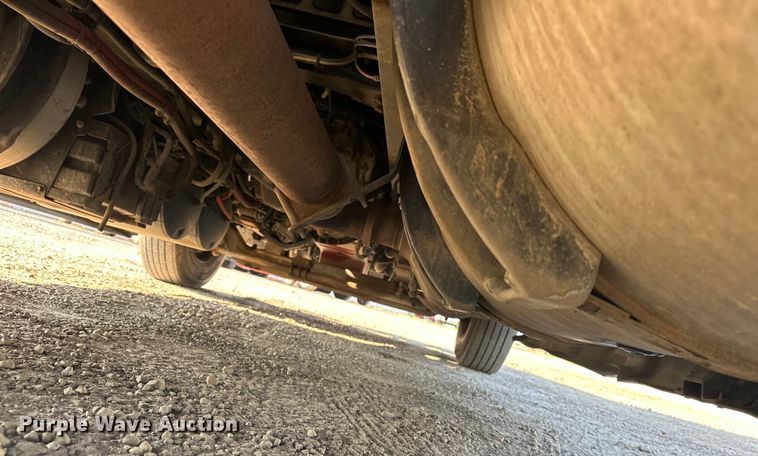 image for item EJ8860 2019 International  LT625  semi truck