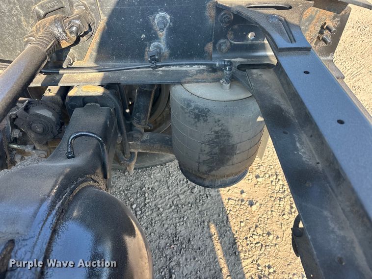 image for item EJ8860 2019 International  LT625  semi truck