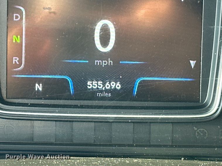 image for item EJ8860 2019 International  LT625  semi truck