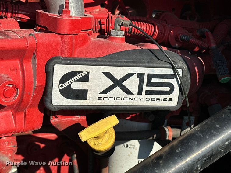 image for item EJ8860 2019 International  LT625  semi truck