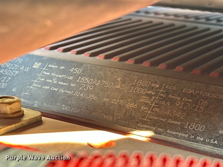 image for item EJ8860 2019 International  LT625  semi truck