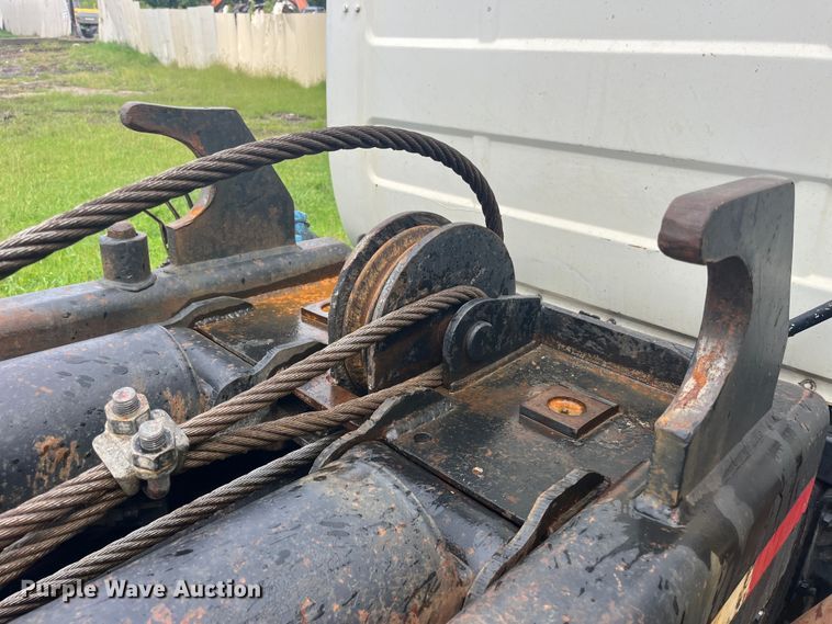 image for item EK8927 2003 Mack RD688SX roll-off container truck