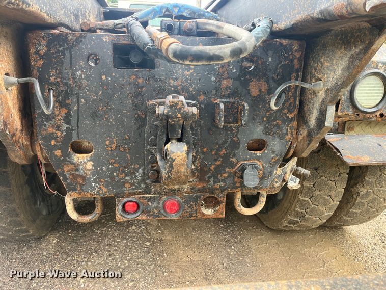 image for item EK8927 2003 Mack RD688SX roll-off container truck