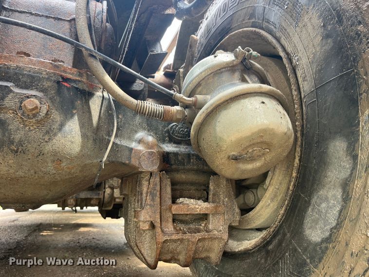 image for item EK8927 2003 Mack RD688SX roll-off container truck