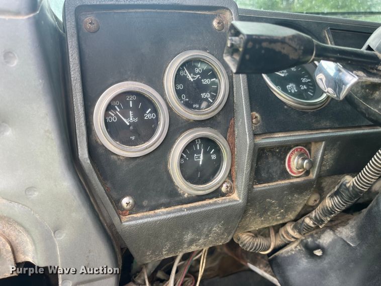 image for item EK8927 2003 Mack RD688SX roll-off container truck