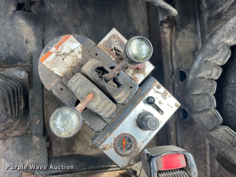 image for item EK8927 2003 Mack RD688SX roll-off container truck