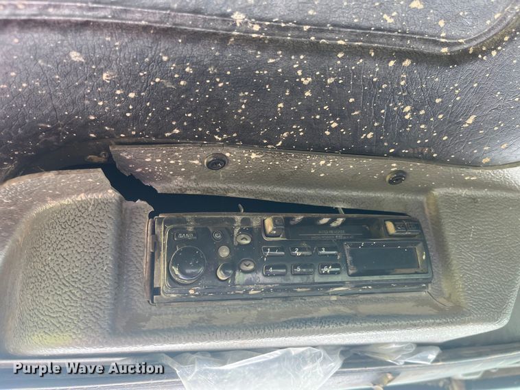 image for item EK8927 2003 Mack RD688SX roll-off container truck