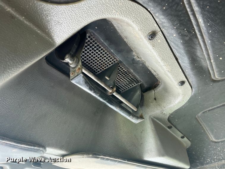 image for item EK8927 2003 Mack RD688SX roll-off container truck