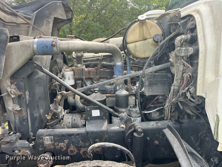 image for item EK8927 2003 Mack RD688SX roll-off container truck