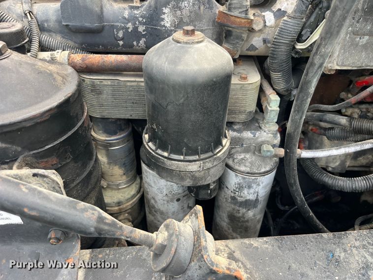 image for item EK8927 2003 Mack RD688SX roll-off container truck