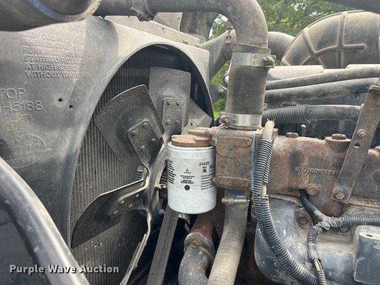 image for item EK8927 2003 Mack RD688SX roll-off container truck