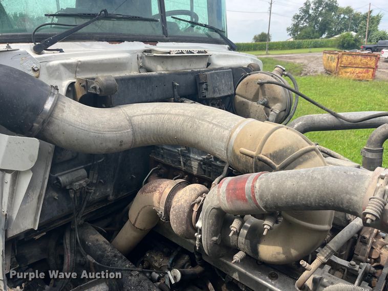 image for item EK8927 2003 Mack RD688SX roll-off container truck