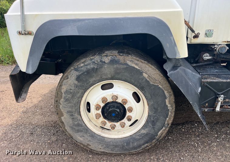 image for item EK8927 2003 Mack RD688SX roll-off container truck