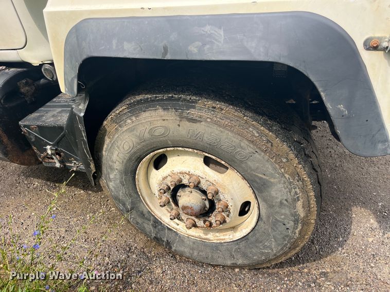 image for item EK8927 2003 Mack RD688SX roll-off container truck