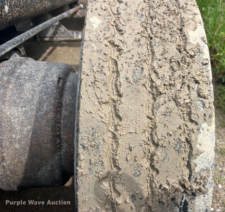 image for item EK8927 2003 Mack RD688SX roll-off container truck