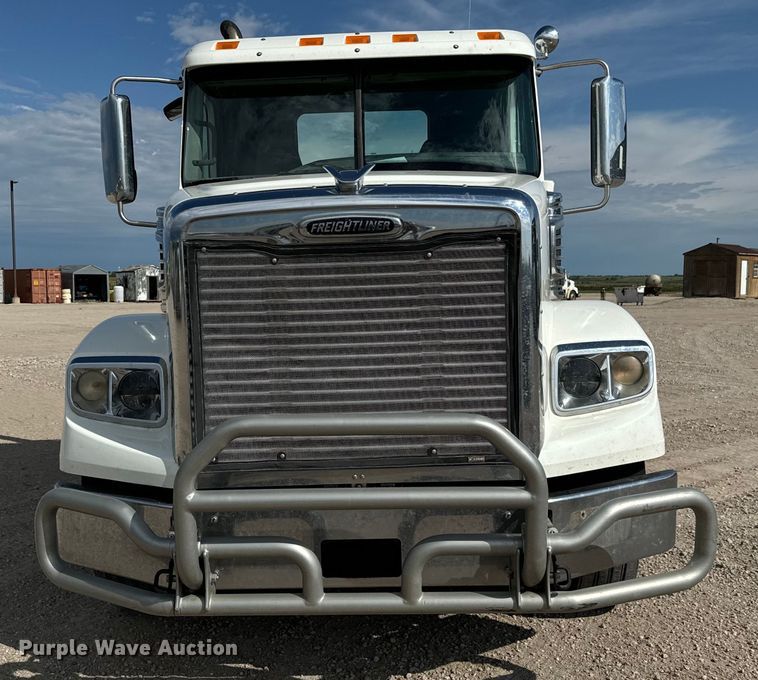 image for item LF9994 2013 Freightliner Coronado 122 semi truck