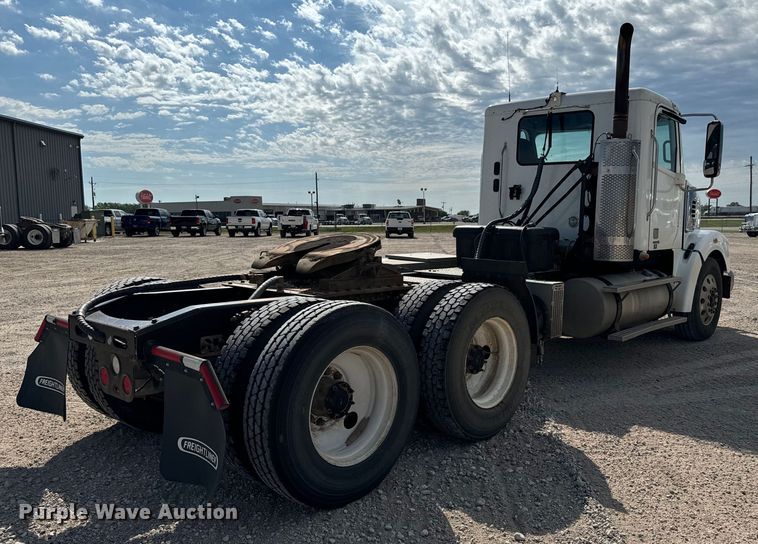 image for item LF9994 2013 Freightliner Coronado 122 semi truck