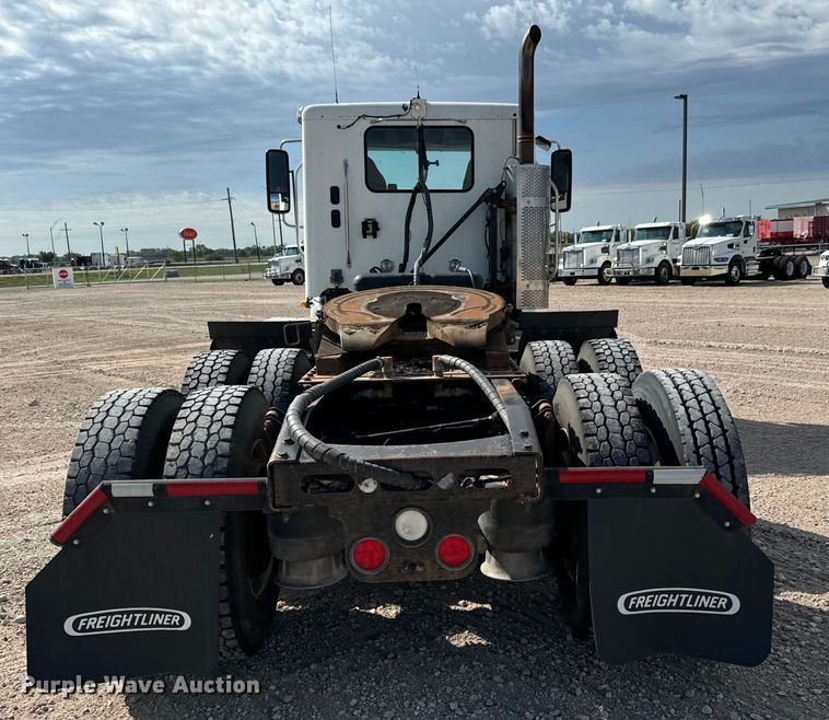 image for item LF9994 2013 Freightliner Coronado 122 semi truck