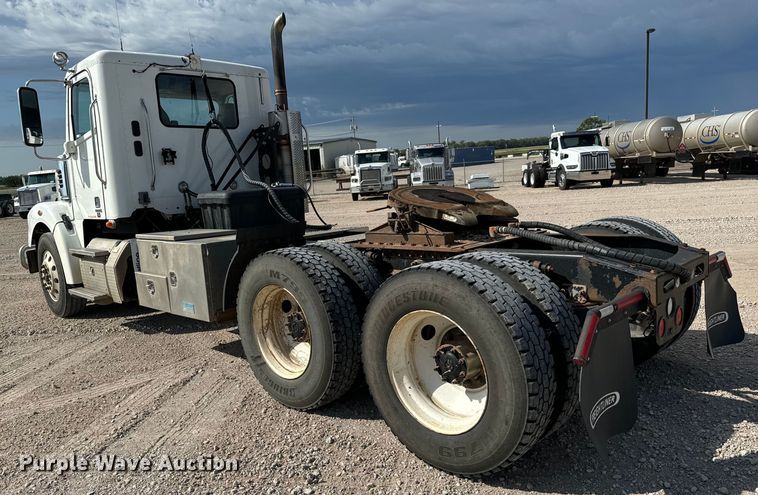 image for item LF9994 2013 Freightliner Coronado 122 semi truck