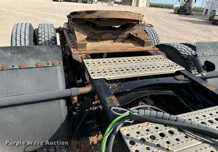 image for item LF9994 2013 Freightliner Coronado 122 semi truck