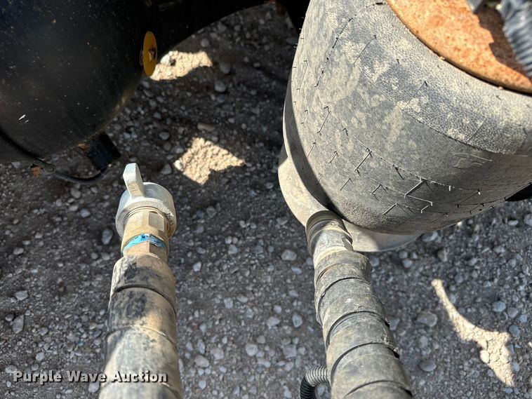 image for item LF9994 2013 Freightliner Coronado 122 semi truck