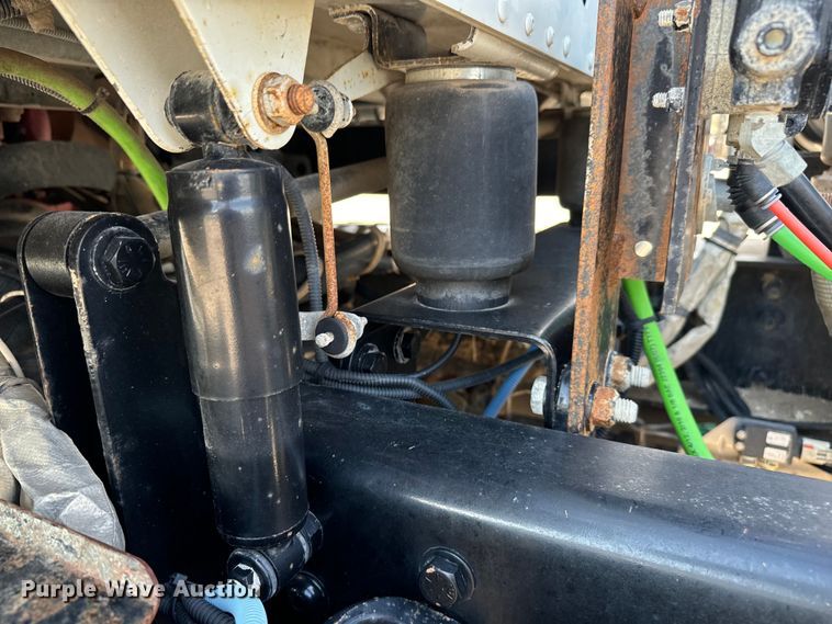 image for item LF9994 2013 Freightliner Coronado 122 semi truck