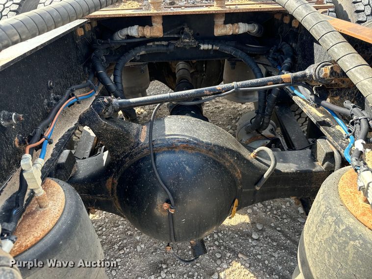 image for item LF9994 2013 Freightliner Coronado 122 semi truck