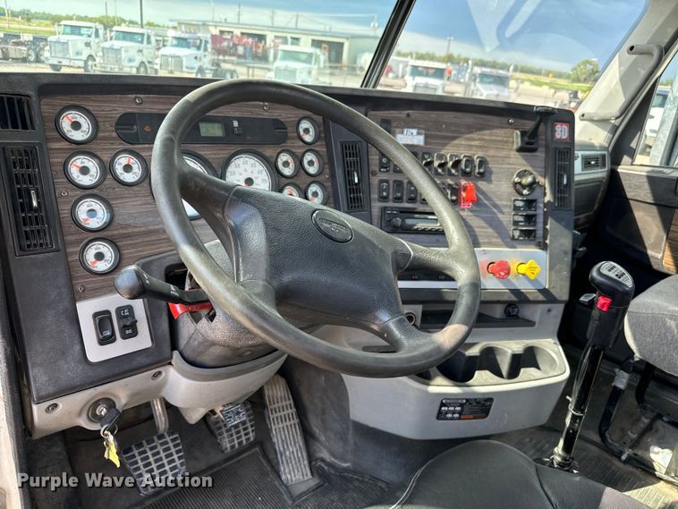 image for item LF9994 2013 Freightliner Coronado 122 semi truck