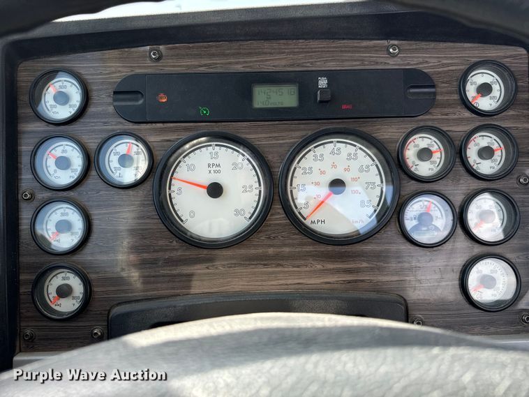 image for item LF9994 2013 Freightliner Coronado 122 semi truck