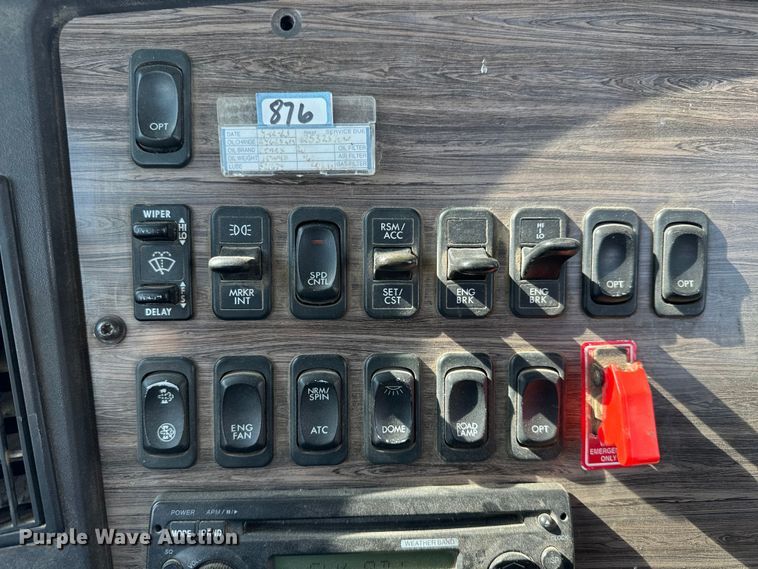 image for item LF9994 2013 Freightliner Coronado 122 semi truck