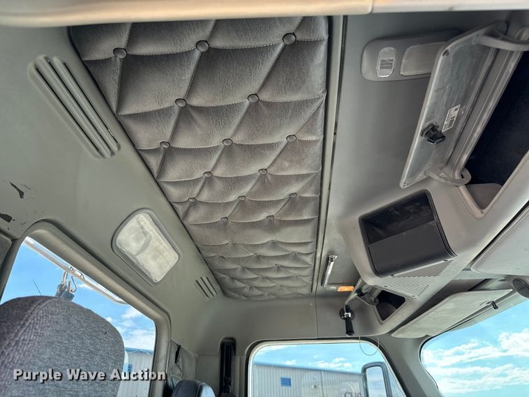 image for item LF9994 2013 Freightliner Coronado 122 semi truck