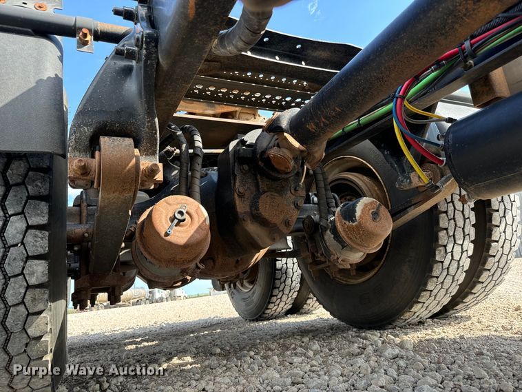 image for item LF9994 2013 Freightliner Coronado 122 semi truck