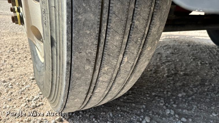 image for item LF9994 2013 Freightliner Coronado 122 semi truck